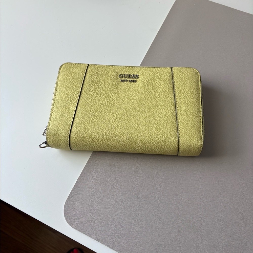 GUESS Lemon Textured Wallet